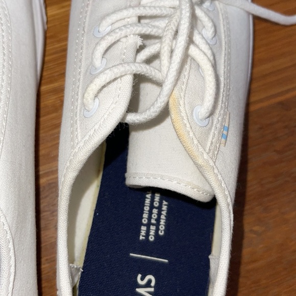 Toms Women’s Carmel Sneakers White - Picture 2 of 8
